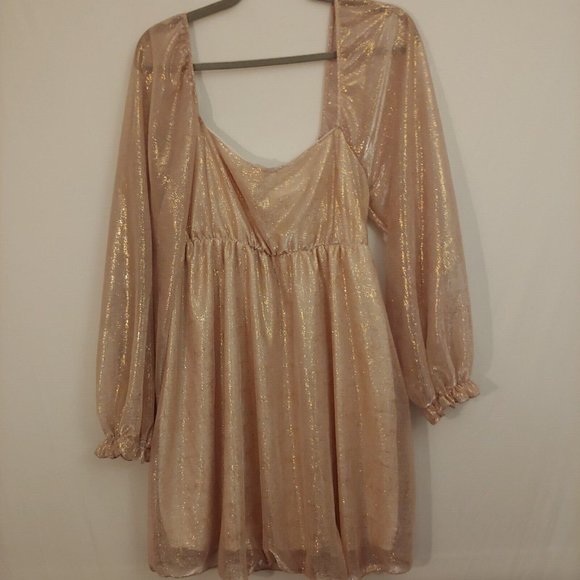 Wisteria Lane Dresses & Skirts - Wisteria Lane Los Angeles metallic long sleeve baby doll mini dress Medium